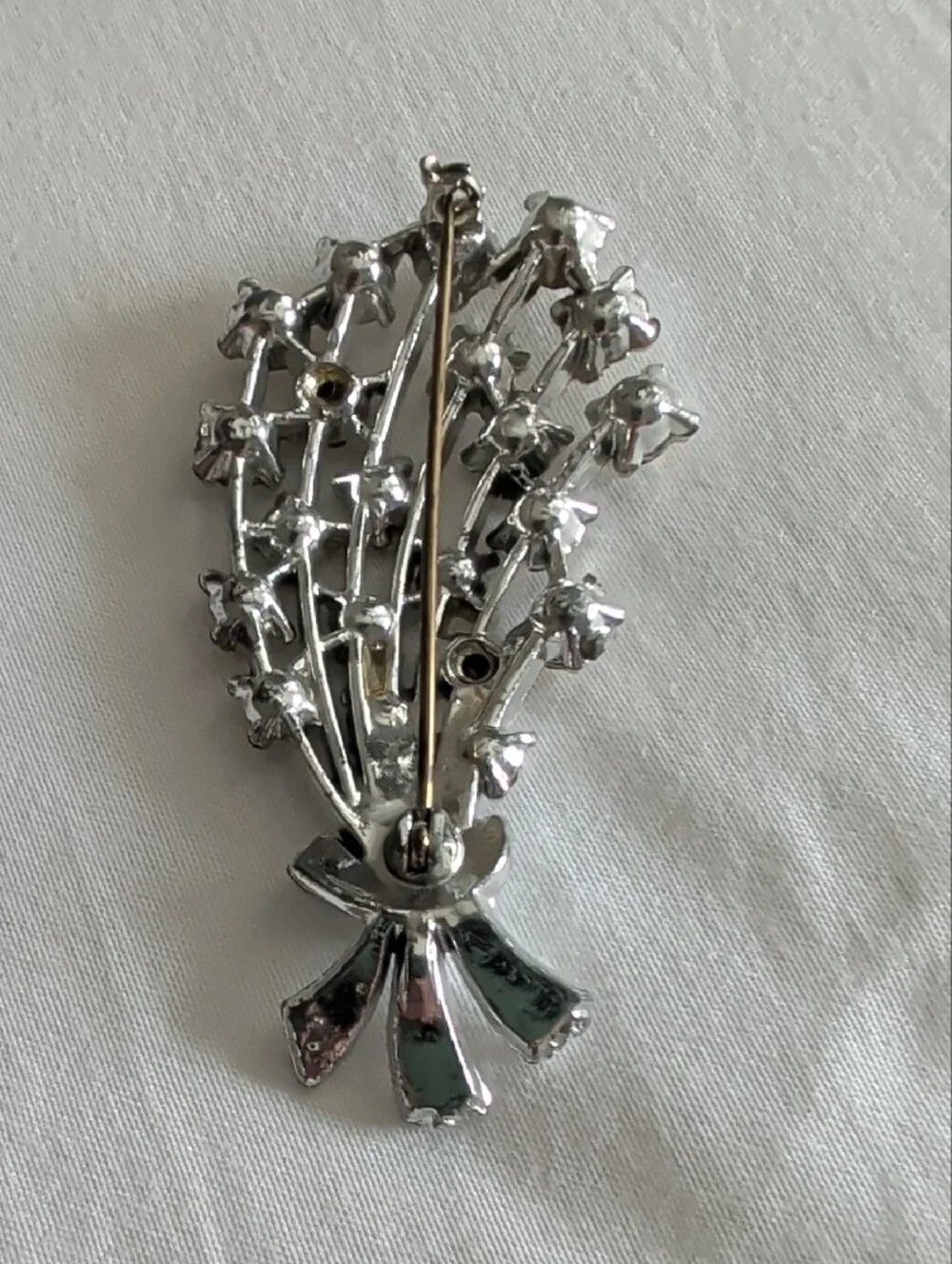 Vintage 1950s Silvertone Waterfall Spray Brooch Pin Clear/Champagne Rhinestones